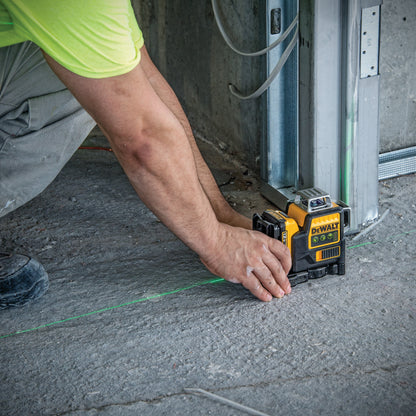 DEWALT 12V MAX 360° Green Laser Level Level